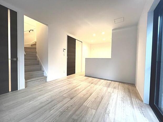 リビングダイニングになります。ご家族そろっての素敵な空間になりそうですね。