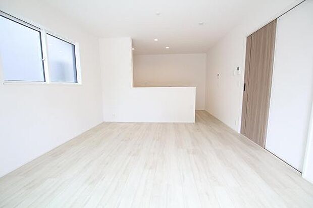 家族団らんの場所としてゆったりと居心地の良いリビングです。