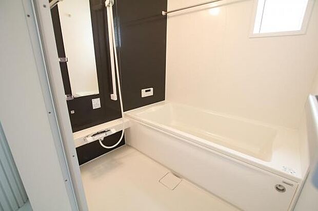 お風呂でほっとひといき。1日の疲れを癒しましょう。