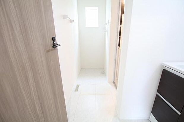 脱衣所は小さなお子様がいるご家庭にも重宝されます。