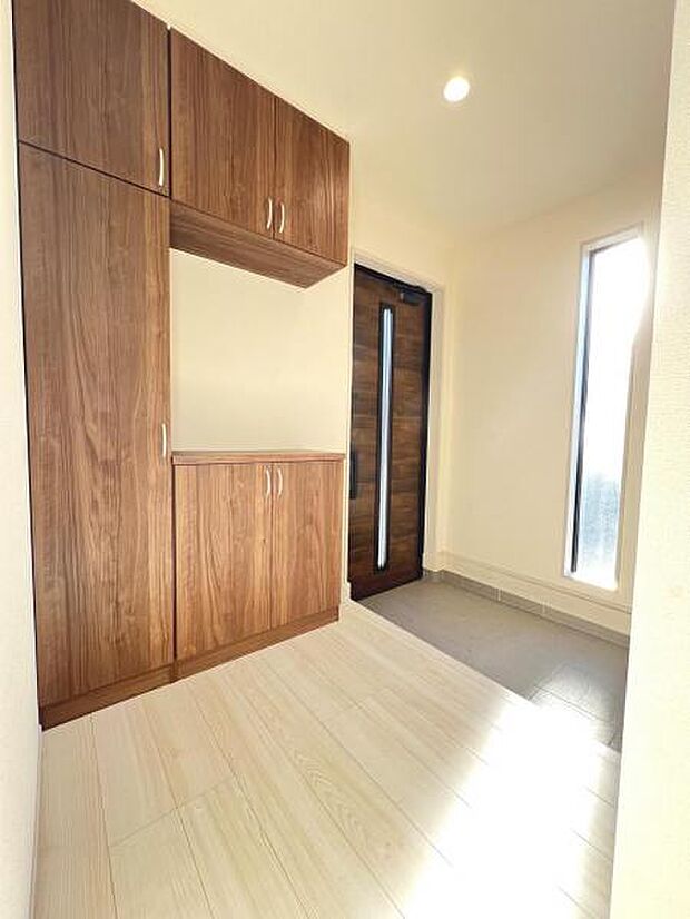 いつも気持ちよくご家族を迎えられる玄関です。