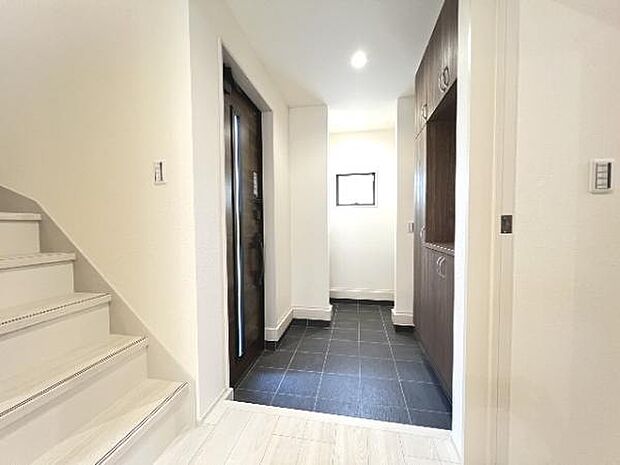 玄関がいつも片づくシューズインクローゼットがあります。