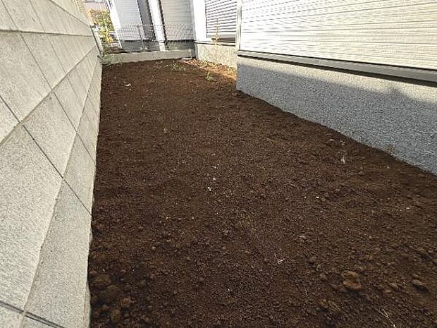 お庭スペースです。趣味やご家族団らんを楽しめそうですね。