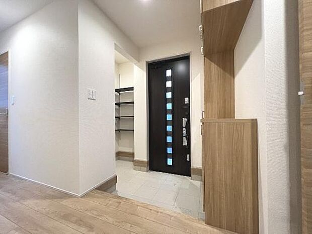 玄関がいつも片づくシューズインクローゼットがあります。