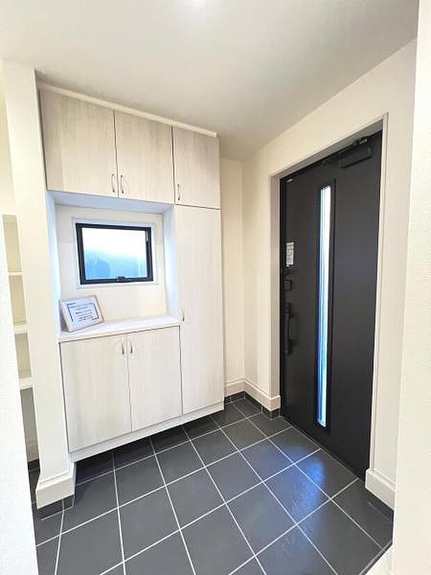 いつも気持ちよくご家族を迎えられる玄関です。