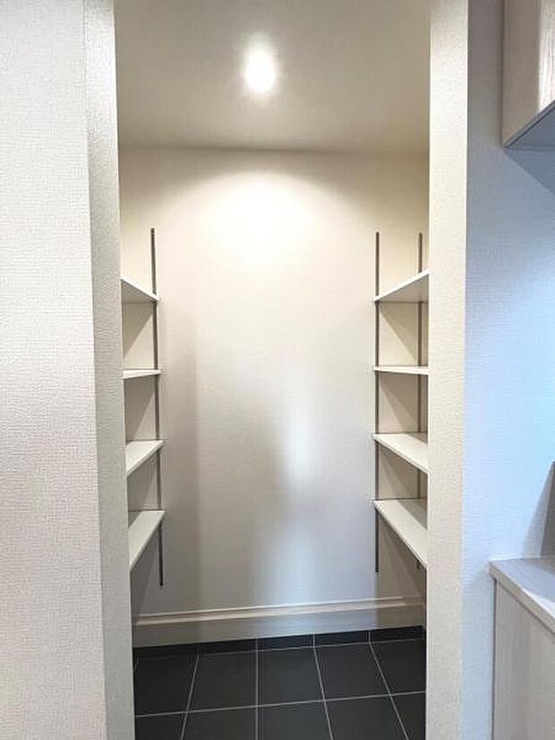 玄関がいつも片づくシューズインクローゼットがあります。