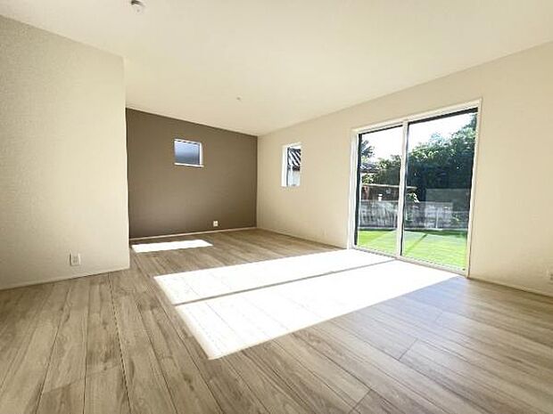 リビングダイニングになります。ご家族そろっての素敵な空間になりそうですね。