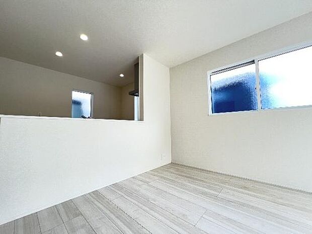 ご家族でゆったり食事が楽しめるダイニングスペースです。