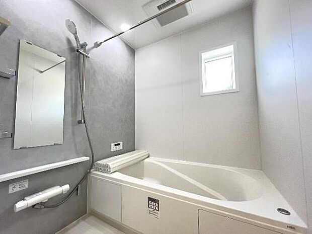 スタイリッシュな浴室で1日の疲れをゆったり癒されるのもいいですね。