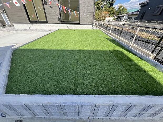 お庭スペースは、ガーデニングやお子様との外遊びなど多彩な用途でお楽しみいただけます。