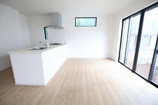 ご家族の温かい時間を演出するダイニングスペースです。