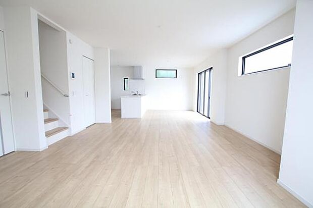 家族団らんの場所としてゆったりと居心地の良いリビングです。