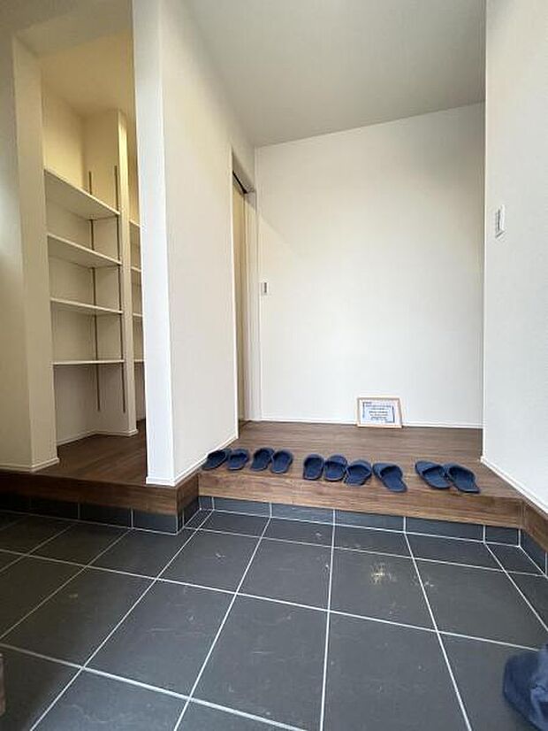 いつも気持ちよくご家族を迎えられる玄関です。