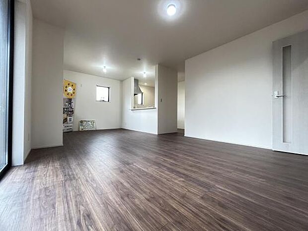 家族団らんの場所としてゆったりと居心地の良いリビングです。