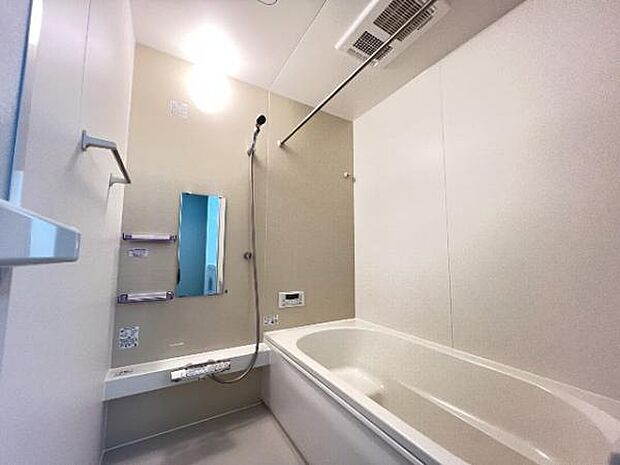 スタイリッシュな浴室で1日の疲れをゆったり癒されるのもいいですね。