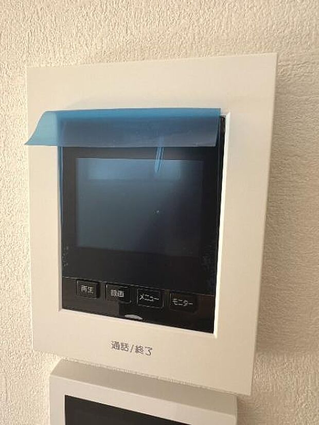 TVモニター付きインターフォンで、お部屋から訪問者を確認できます。