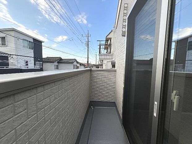 お洗濯ものを気持ち良く太陽の光で干せるのが嬉しいですね。