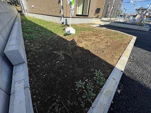 お庭スペースは、ガーデニングやお子様との外遊びなど多彩な用途でお楽しみいただけます。