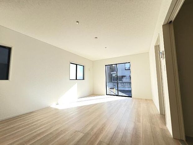 リビングダイニングになります。ご家族そろっての素敵な空間になりそうですね。