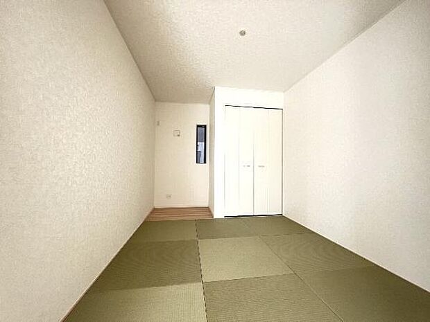 和室スペースです。畳のお部屋は寛げる空間ですね。