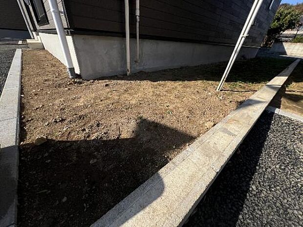 お庭スペースは、ガーデニングやお子様との外遊びなど多彩な用途でお楽しみいただけます。