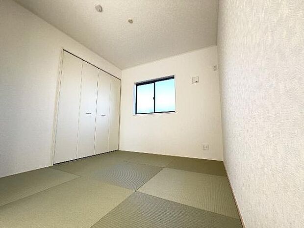 和室スペースです。畳のお部屋は寛げる空間ですね。