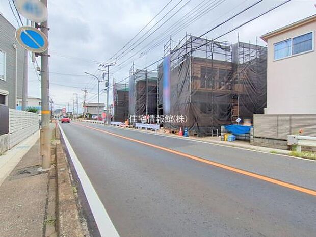 前面道路を含めた現地写真です。