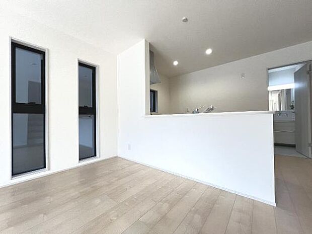 落ち着きのある雰囲気のダイニングスペースです。