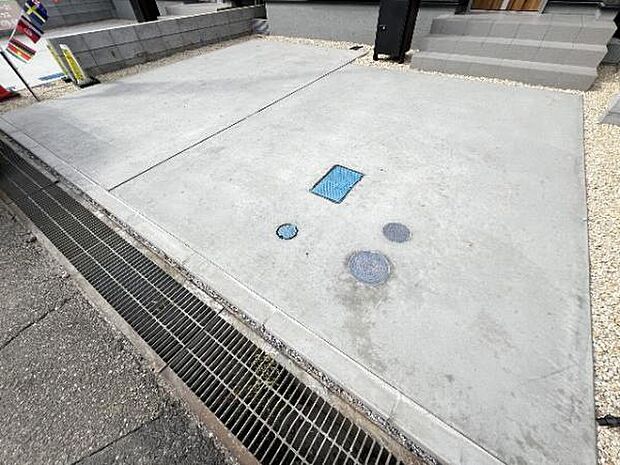 駐車場ももちろん完備しておりますのでお車所有の方にも心強いです。