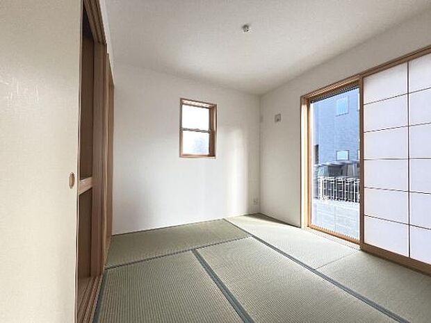 和室スペースです。畳のお部屋は寛げる空間ですね。