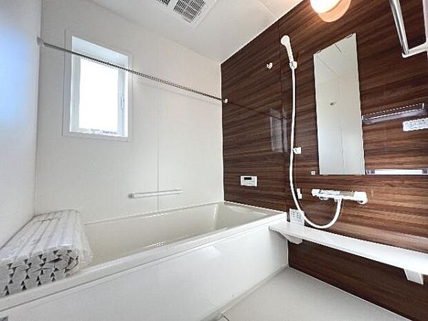 スタイリッシュな浴室で1日の疲れをゆったり癒されるのもいいですね。