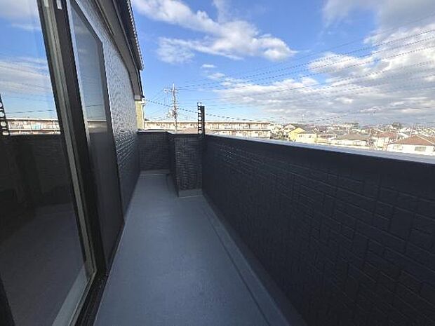 お洗濯ものを気持ち良く太陽の光で干せるのが嬉しいですね。