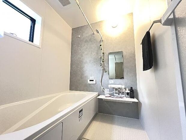 スタイリッシュな浴室で1日の疲れをゆったり癒されるのもいいですね。