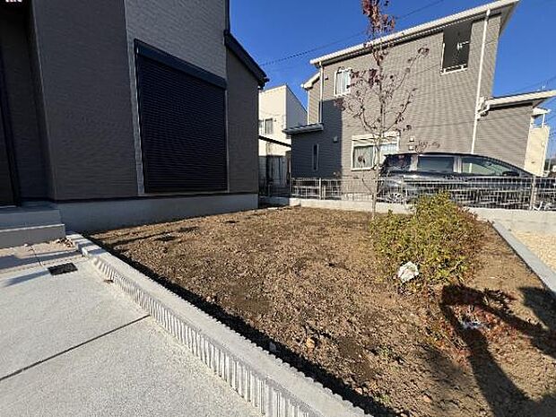 お庭スペースは、ガーデニングやお子様との外遊びなど多彩な用途でお楽しみいただけます。