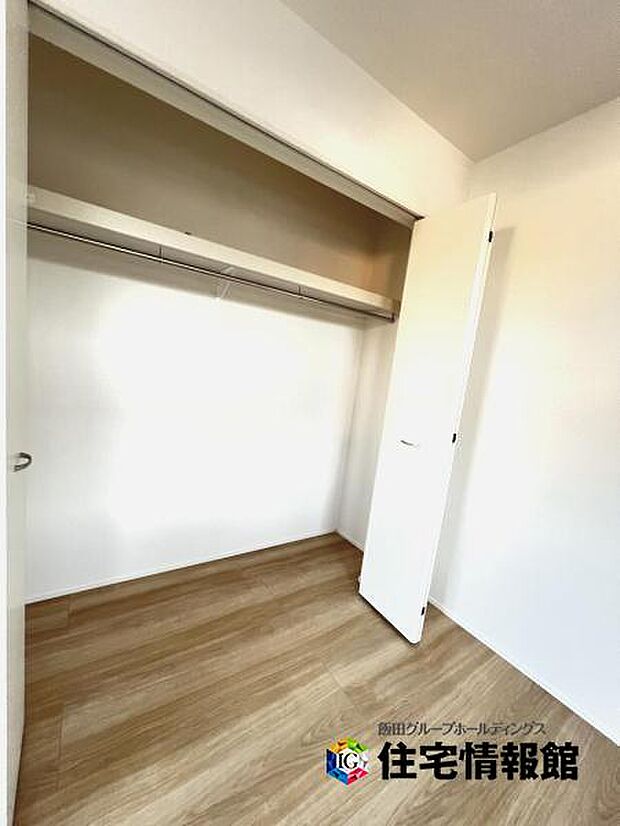 いつでもお部屋をスッキリお使い頂ける収納スペースを設置。