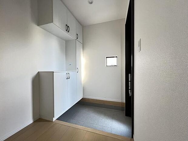 いつも気持ちよくご家族を迎えられる玄関です。