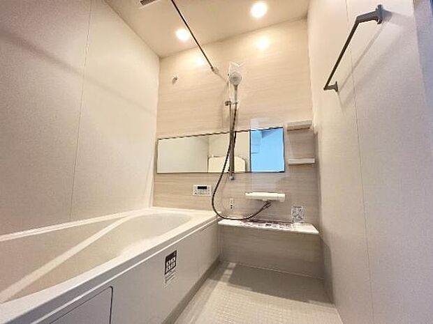 スタイリッシュな浴室で1日の疲れをゆったり癒されるのもいいですね。