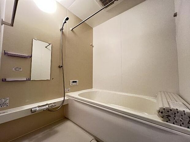 スタイリッシュな浴室で1日の疲れをゆったり癒されるのもいいですね。