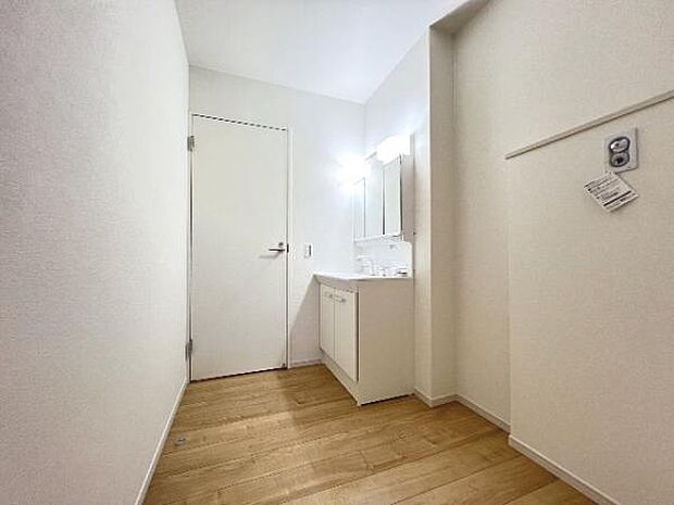 快適で清潔感がある脱衣スペースです。