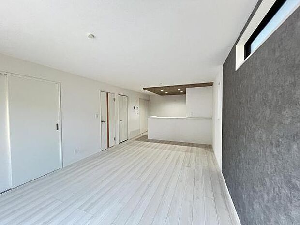 リビングダイニングになります。ご家族そろっての素敵な空間になりそうですね。