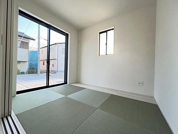 和室スペースです。畳のお部屋は寛げる空間ですね。