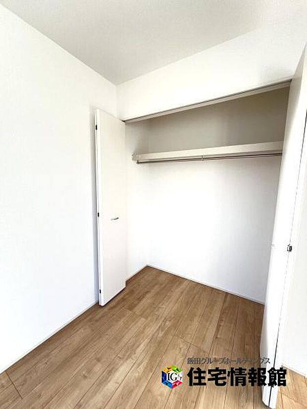 いつでもお部屋をスッキリお使い頂ける収納スペースを設置。