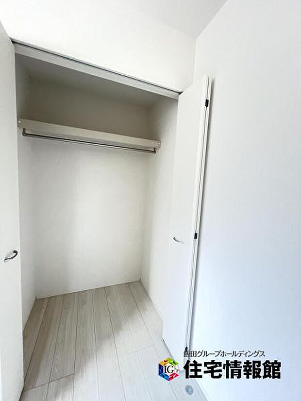 いつでもお部屋をスッキリお使い頂ける収納スペースを設置。