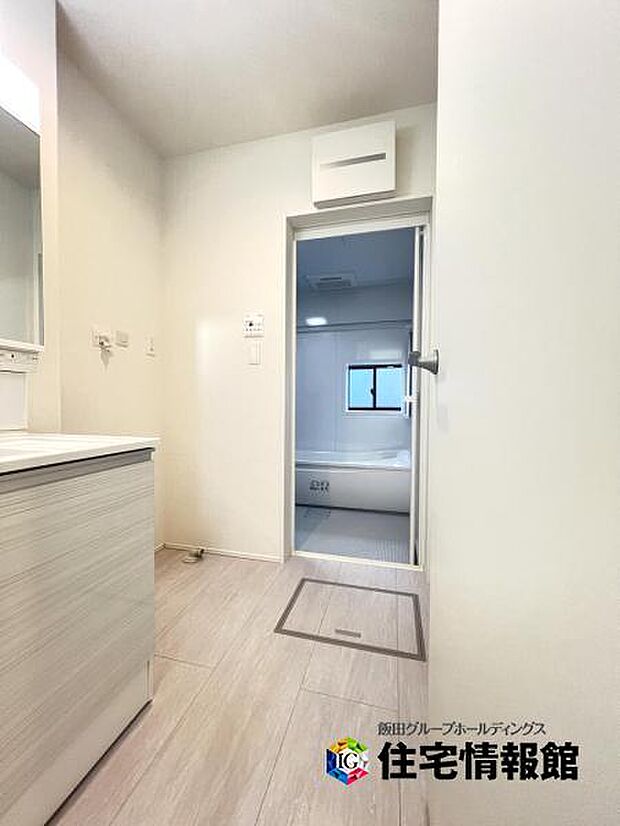 脱衣所は小さなお子様がいるご家庭にも重宝されます。