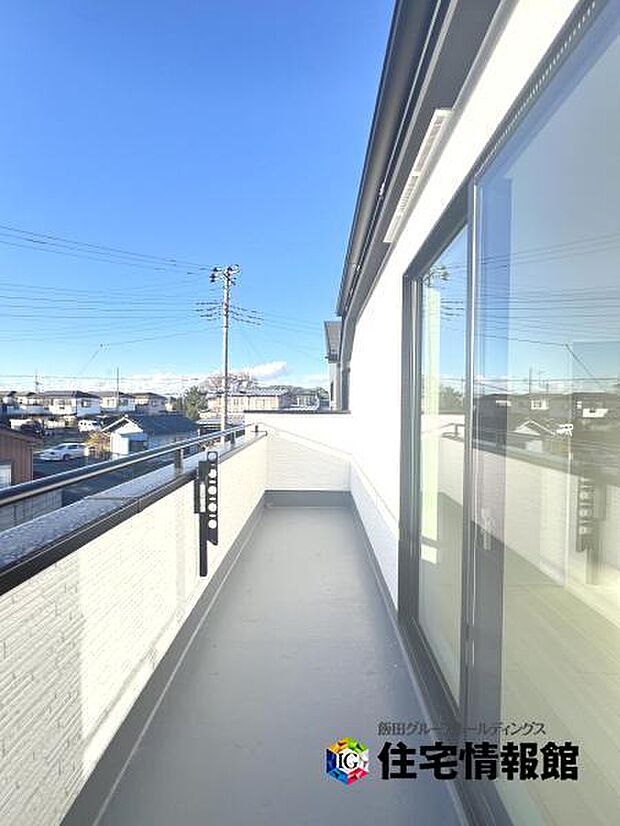 お洗濯ものを気持ち良く太陽の光で干せるのが嬉しいですね。