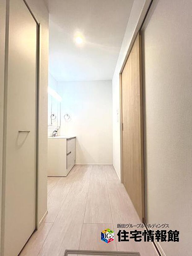 脱衣所は小さなお子様がいるご家庭にも重宝されます。