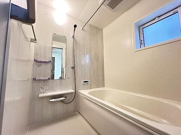 スタイリッシュな浴室で1日の疲れをゆったり癒されるのもいいですね。