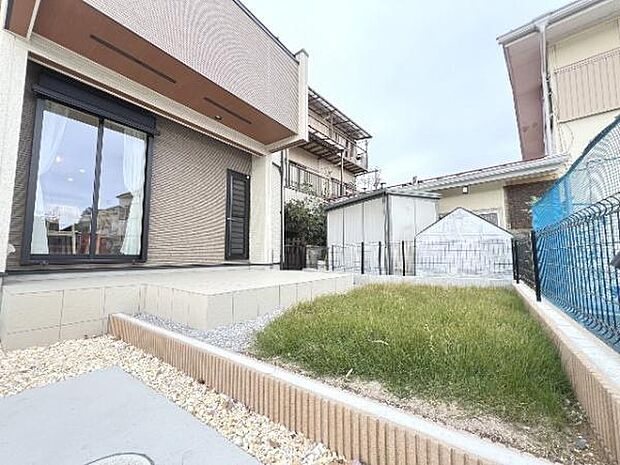 お庭スペースは、ガーデニングやお子様との外遊びなど多彩な用途でお楽しみいただけます。