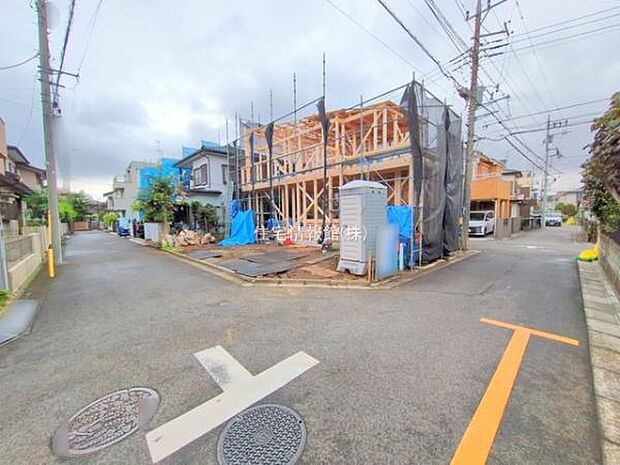 前面道路を含めた現地写真です。