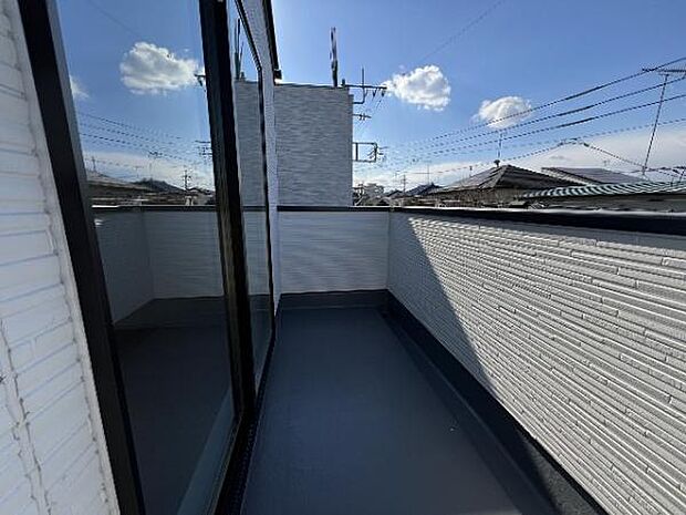 お洗濯ものを気持ち良く太陽の光で干せるのが嬉しいですね。